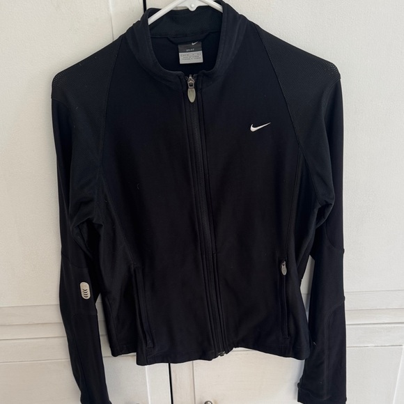 Nike Women's Black Workout Jacket - Picture 1 of 6